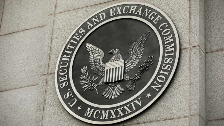 Coinbase警告SEC对加密代币是证券的误导性言论，呼吁停止影响市场。